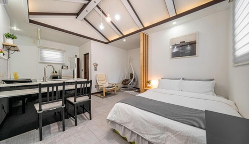 Room (A2 (Whirlpool Spa additional people o)