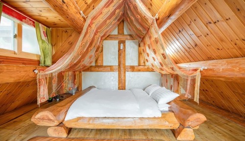 Room (Lovely (3-seat jet spa))