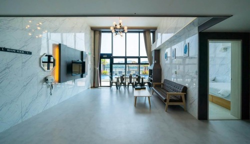 Room (A102 (Duplex))