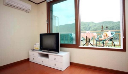 Room (Happiness)