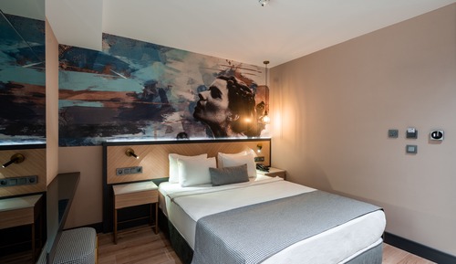 Junior room(next to the elevator))