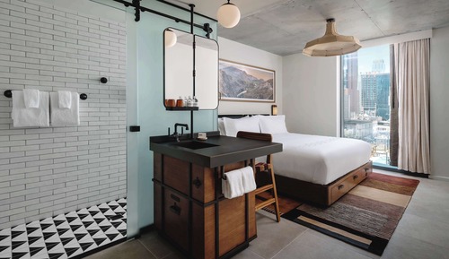 Room, 1 King Bed, Pool View