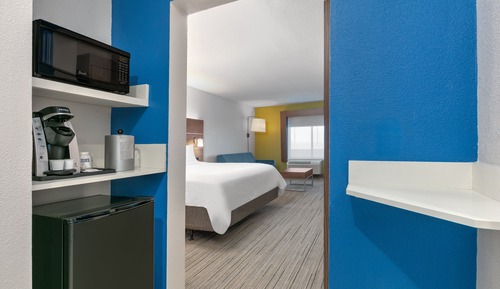 Suite, 1 King Bed, Accessible Bathtub (Communications, Mobility)