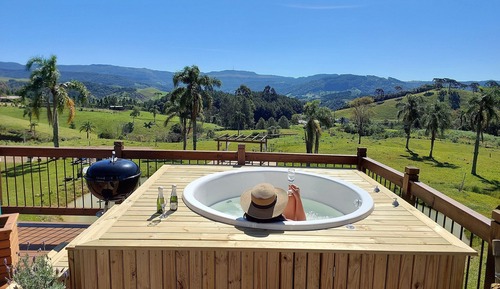 Honeymoon Chalet, Fireplace, Mountain View