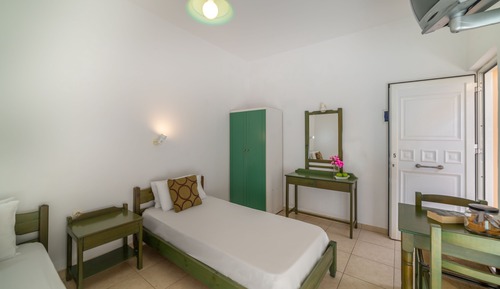 Standard Room, 2 Twin Beds, Courtyard View