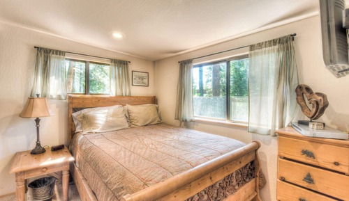 House, Multiple Beds, Patio, Mountain View (Moonlight Cove)