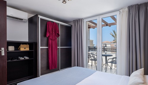 One Bedroom Apartment, Inland View