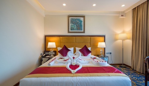Honeymoon Suite