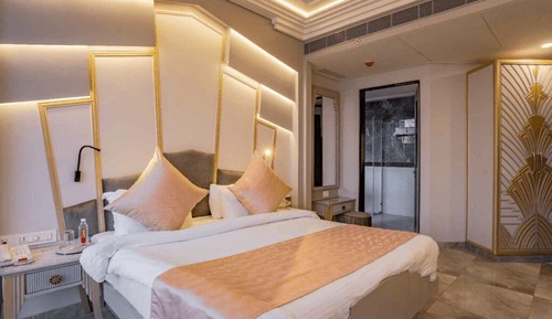 Water Chalet One Bedroom Villa with Plunge Pool