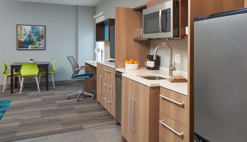 Suite, 1 King Bed, City View