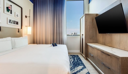 Suite, 1 King Bed with Kitchen and Sofa