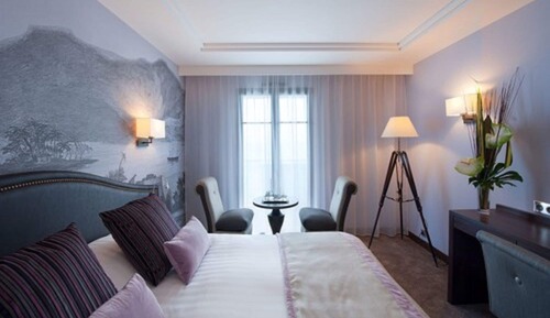 Double or Twin Room, Partial Sea View