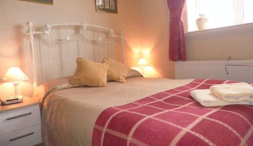 Double Room, Shared Bathroom ( 1st Floor)