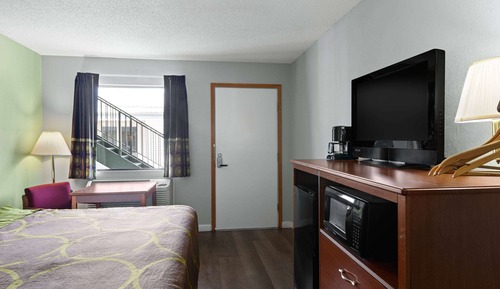 Room, 1 King Bed, Accessible, Non Smoking (Bathtub with Grab Bars)