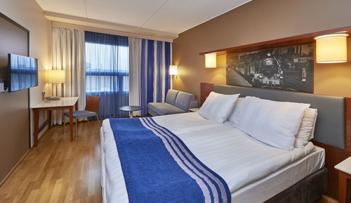 Standard Room, 1 Queen Bed, City View