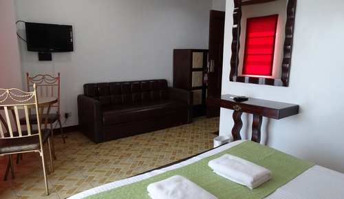 Suite, 1 Queen Bed