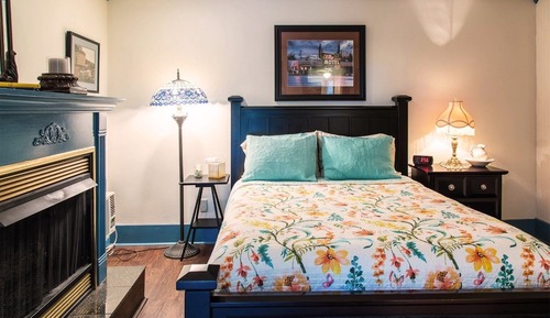 Hillside Suite