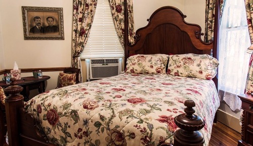 Spring Gate Suite