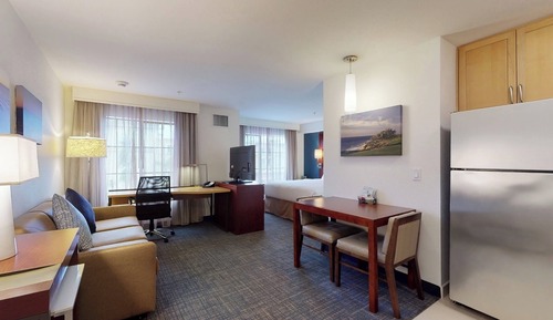 Studio, 1 King Bed with Sofa bed (Hearing Accessible)