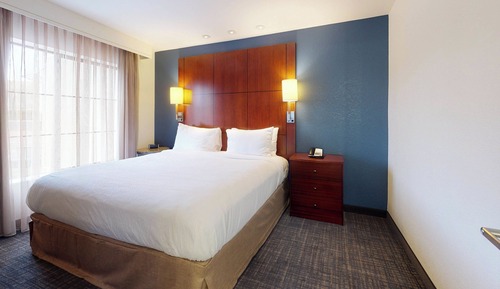 Suite, 2 Bedrooms (Mobility Accessible, Tub)