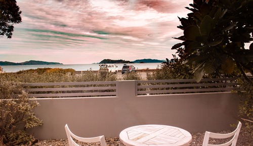 Sea View Suite, SPA Bath, with Patio – Ground Floor
