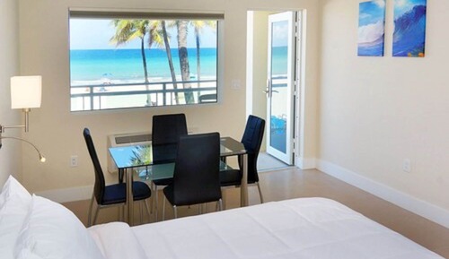 Deluxe Oceanfront King Suite (First Floor)