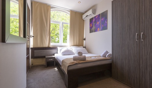 Economy Room