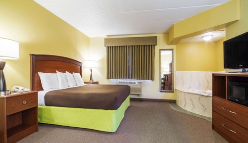 Studio Suite, 1 King Bed, Non Smoking