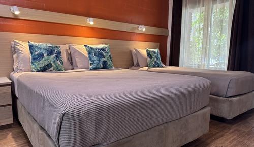 Deluxe Queen Room