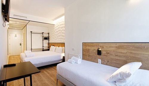 Standard Triple Room, City View