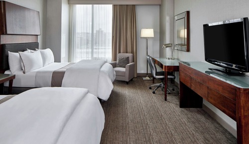 Room, 2 Double Beds (Hearing Accessible)