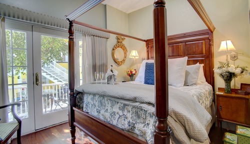 Sweet Olive, Deluxe Room, 1 Queen Bed, Balcony, Garden View	