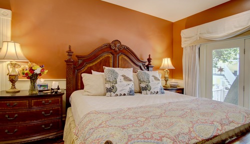 Cotton Exchange, Luxury Room, 1 King Bed, Jetted Tub, Garden View	