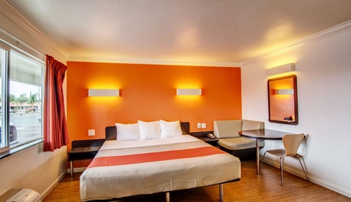Deluxe Room, 1 King Bed, Non Smoking, Refrigerator & Microwave