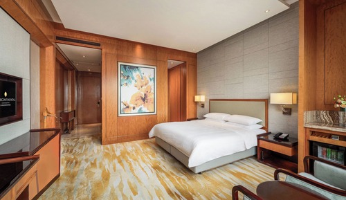 Classic Room, 1 King Bed, Business Lounge Access