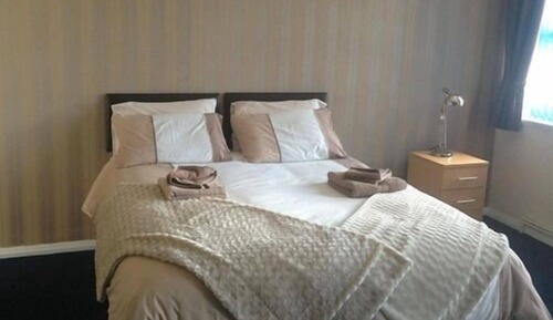 Double or Twin Room, Shared Bathroom (Super)
