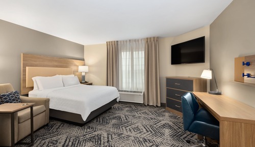 Studio Suite, 1 Queen Bed, Accessible, Non Smoking (Hearing)