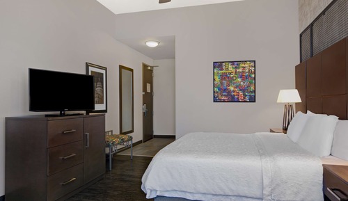 Standard, with Balcony, Accessible
