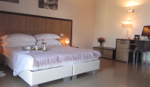 Deluxe Double Room Single Use
