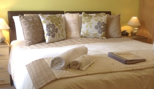 Double or Twin Room, Ensuite (Orchid)