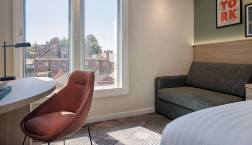 Room, 1 King Bed (High Floor)