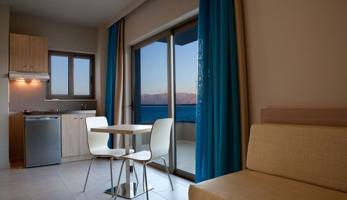 Family Apartment (Side Sea view)