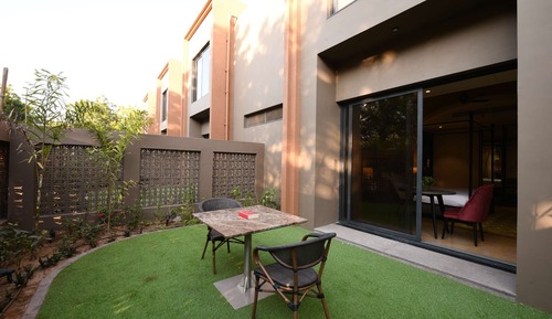 Villa, Garden Area
