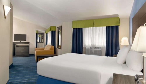 Suite, 1 King Bed, Non Smoking