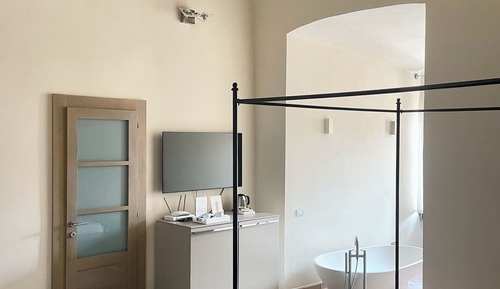 Superior Suite, Annex Building