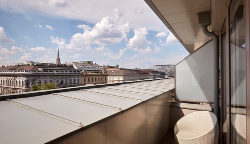 Premium Room, 1 King Bed, Balcony, City View