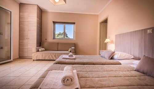 Family Room (Panoramic View)