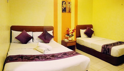 Family Triple Room, 3 Bedrooms, Non Smoking, No Windows