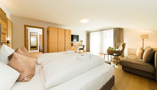 Suite, Balcony