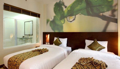 Deluxe Room, Pool Access (Stair aways)
